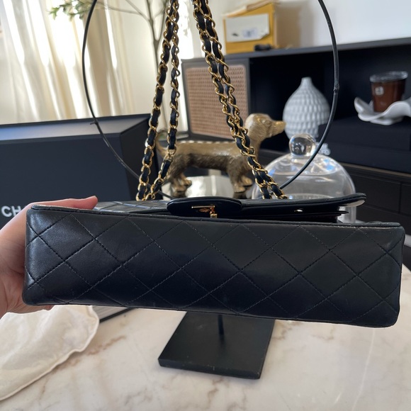 Authentic CHANEL black Double flap lambskin Leather Chain Gold bag 2.55 - Picture 11 of 16
